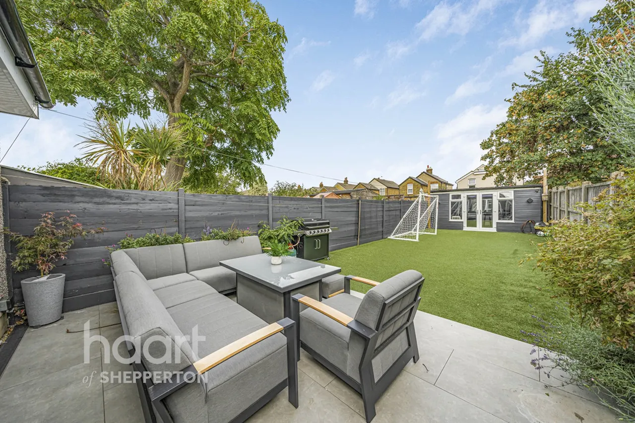Adelaide Road, Ashford, TW15, photo 24