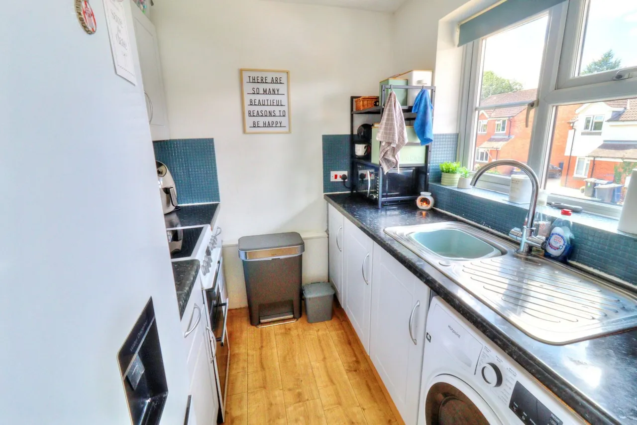 Barkus Way, Stokenchurch, HP14, photo 4