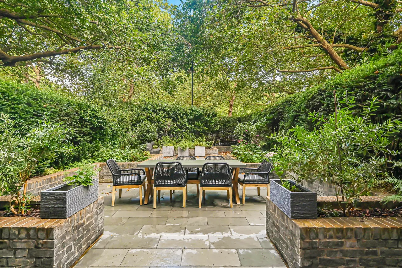 Old Queen Street, St James's, London, photo 9