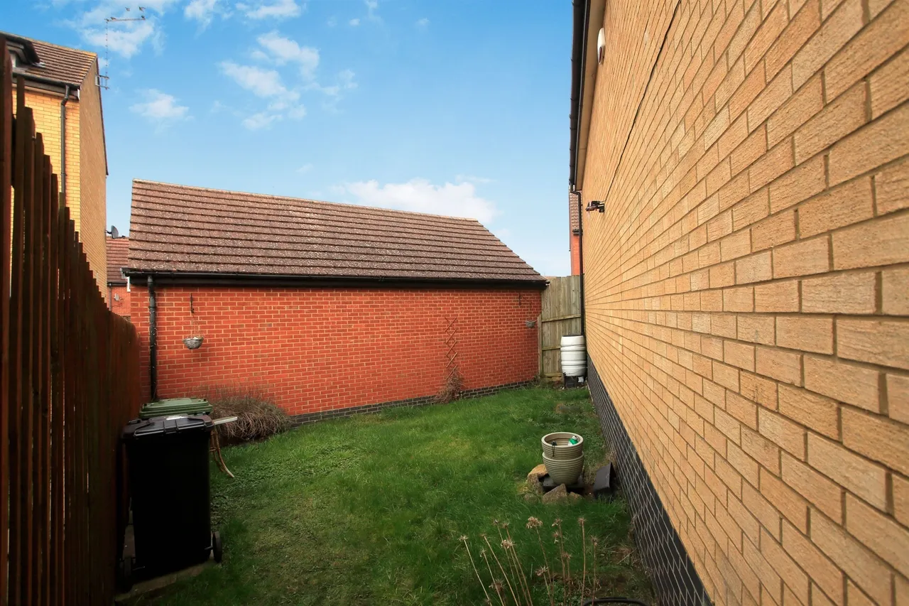 Woodward Drive, Peterborough, PE4, photo 17