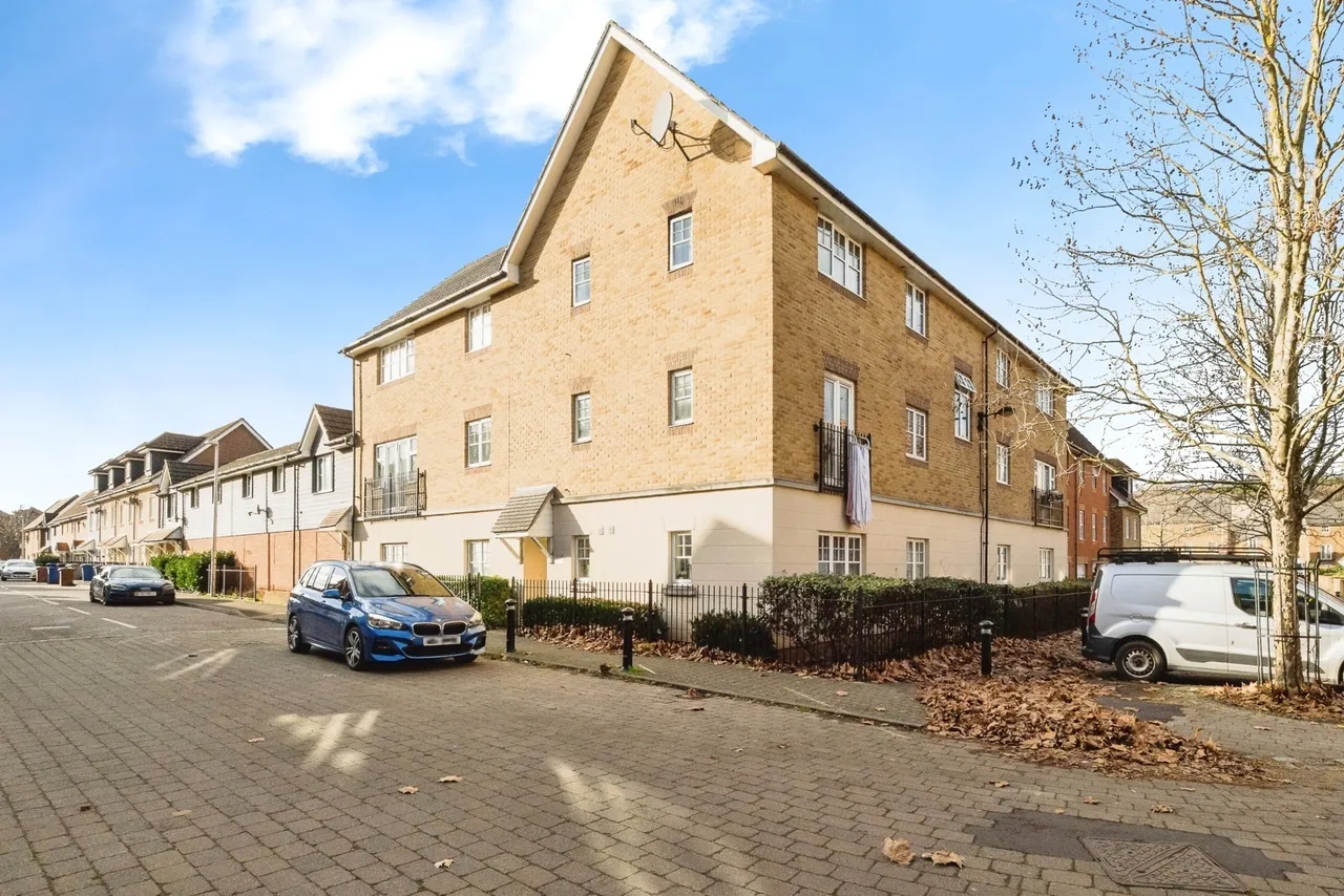Caspian Way, Purfleet-on-Thames, Essex, RM19, photo 8
