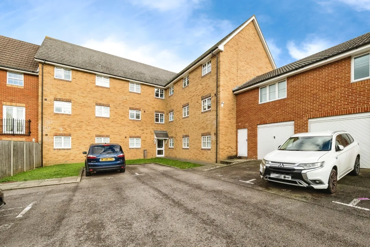 Caspian Way, Purfleet-on-Thames, Essex, RM19, photo 10