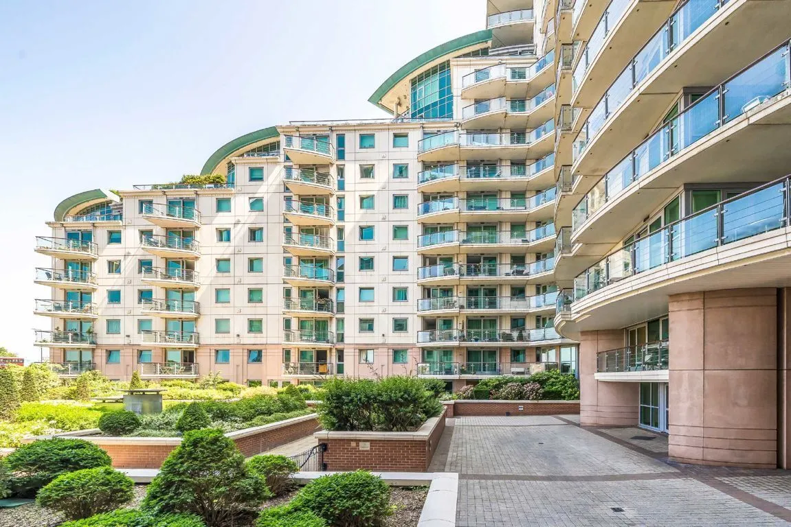 1 bed flat for sale — St. George Wharf, Nine Elms