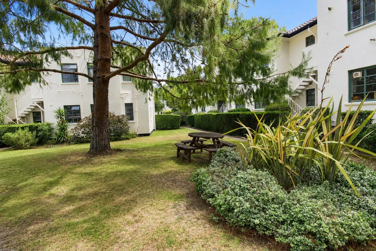 Colebrook Close, London, SW15, photo 2