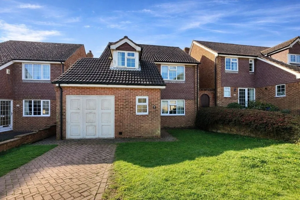 3 bed house for sale, Westmoreland Close, St Leonards on Sea