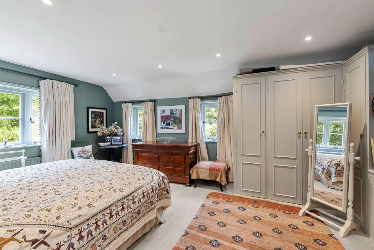 High Street Green, Chiddingfold, Godalming, Surrey, GU8 4YA, photo 12