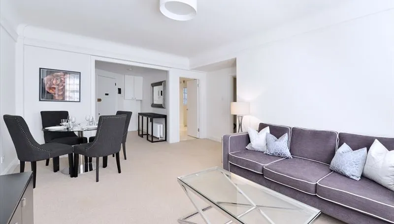2 bed flat to rent, Fulham Road, Chelsea, SW3
