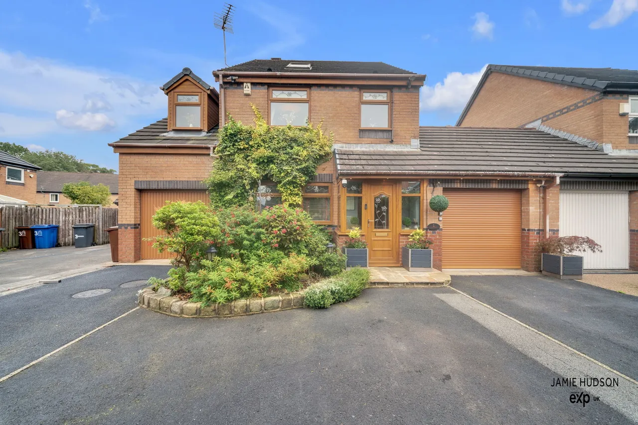 5 bed house for sale, Silverdale Close, Clayton Le Moors, BB5