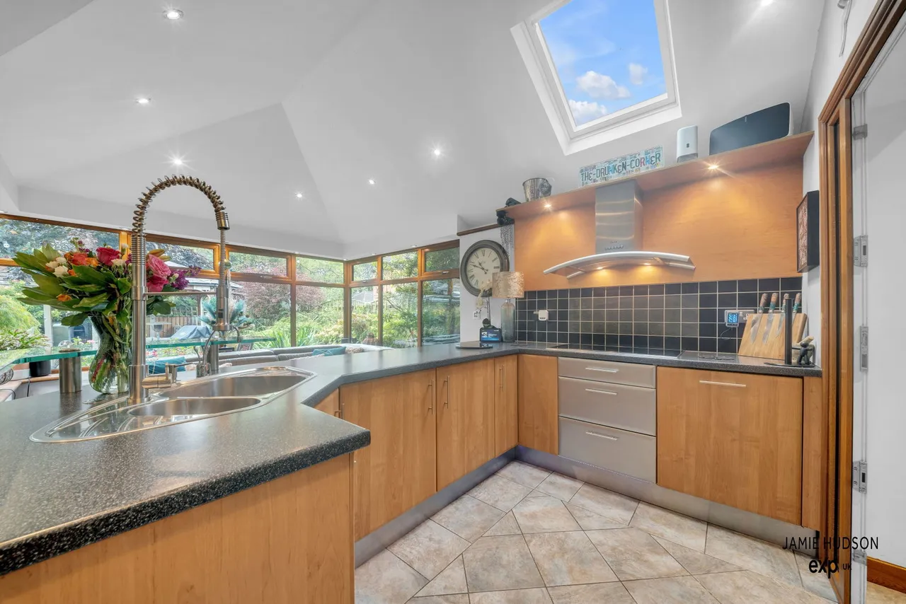 Silverdale Close, Clayton Le Moors, BB5, photo 14