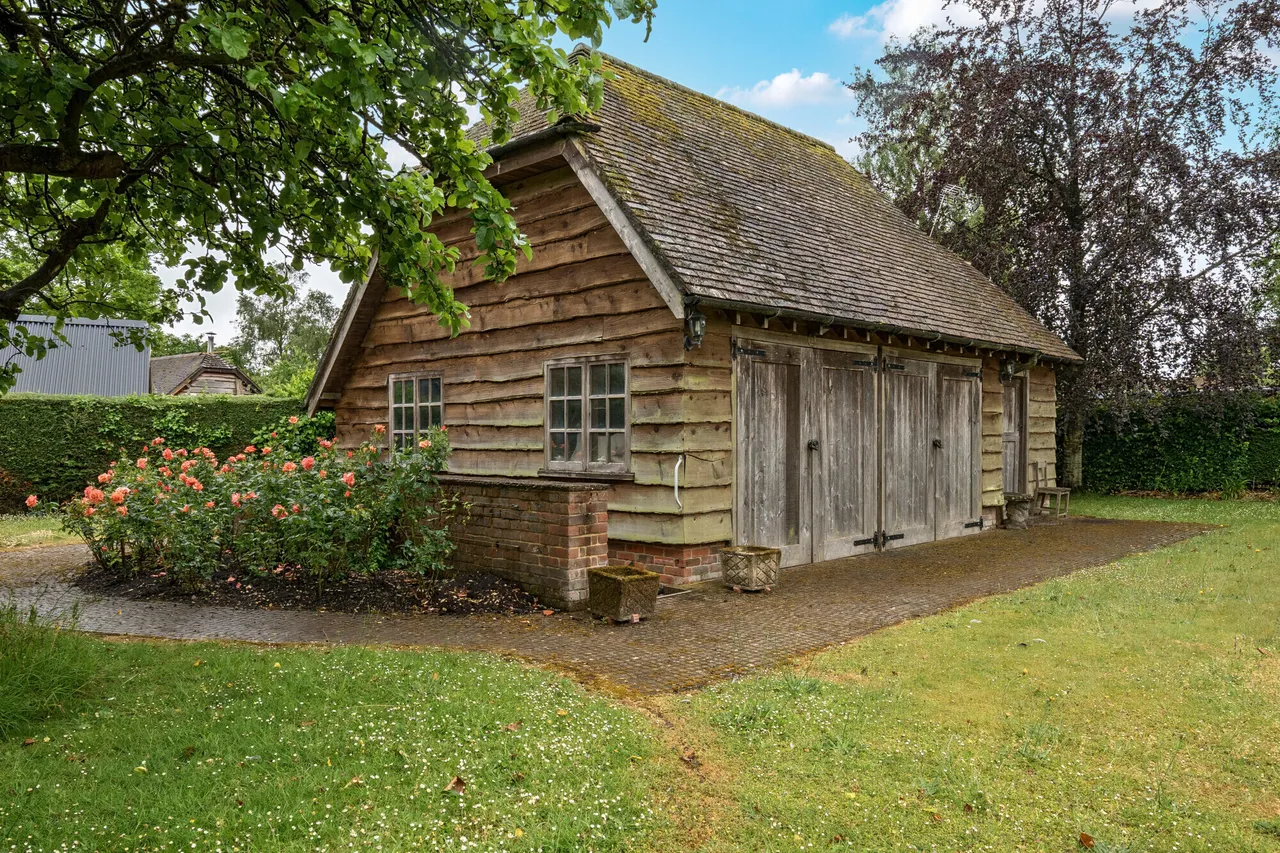 Eastcourt, Burbage, SN8, photo 12