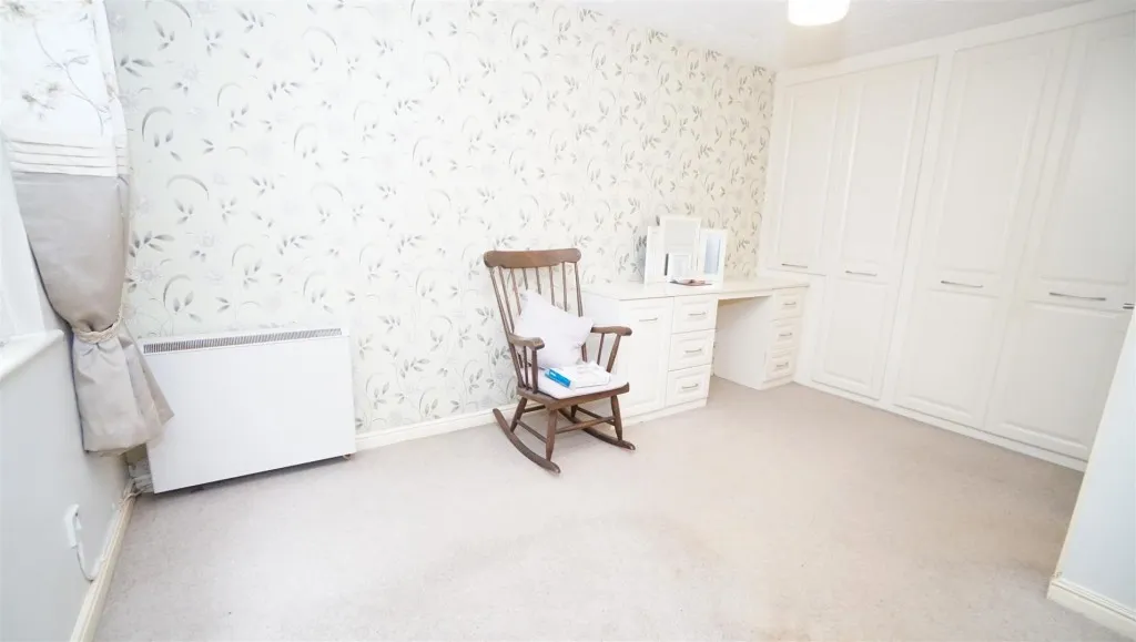 Nialls Court, Thackley, photo 7