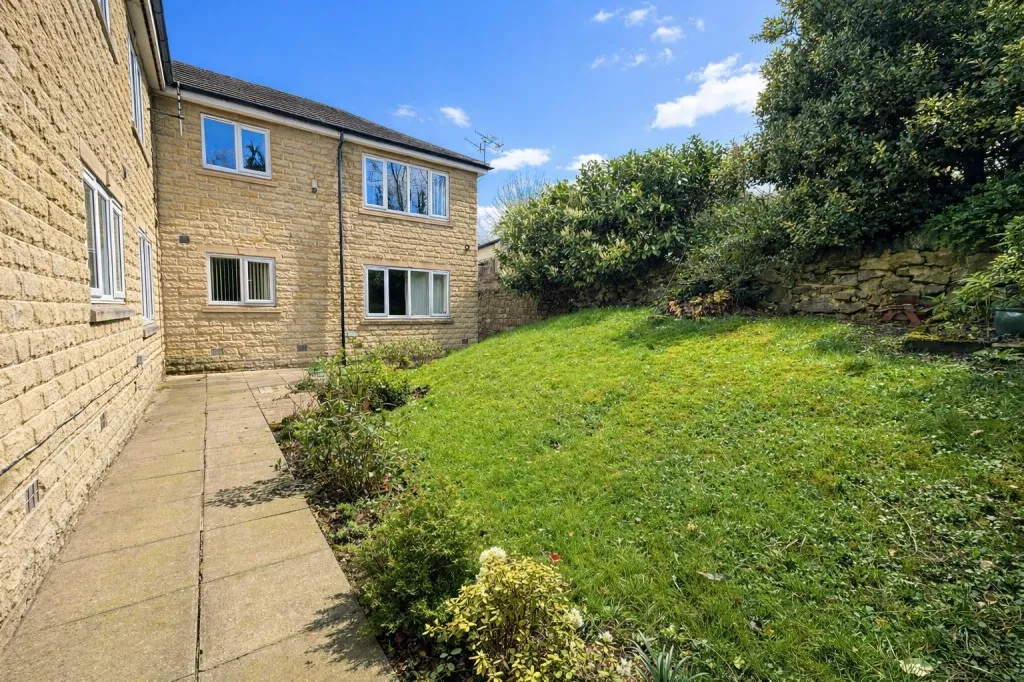 Nialls Court, Thackley, photo 11