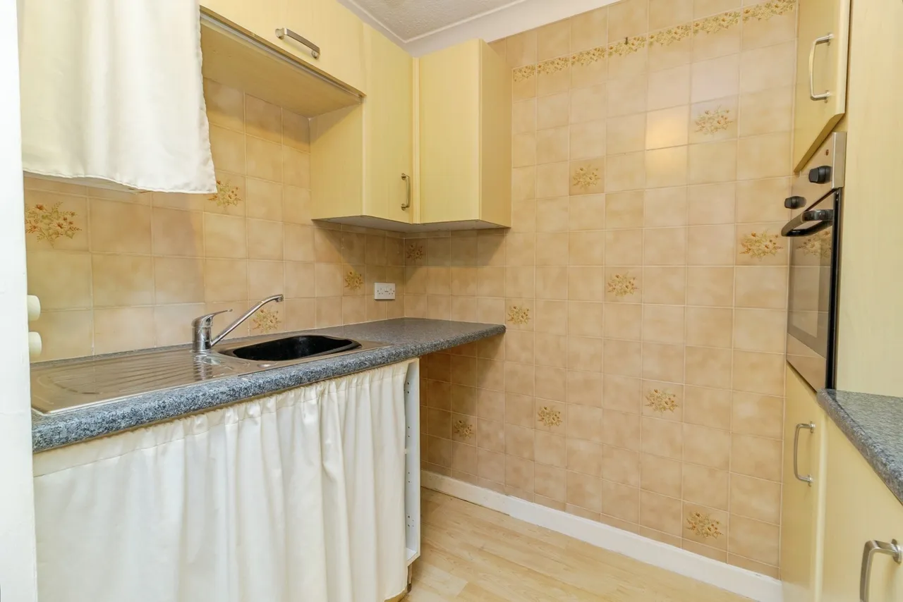 Flintergill Court, Heelands, Milton Keynes, Buckinghamshire, MK13, photo 20