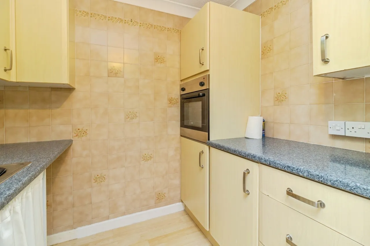 Flintergill Court, Heelands, Milton Keynes, Buckinghamshire, MK13, photo 2