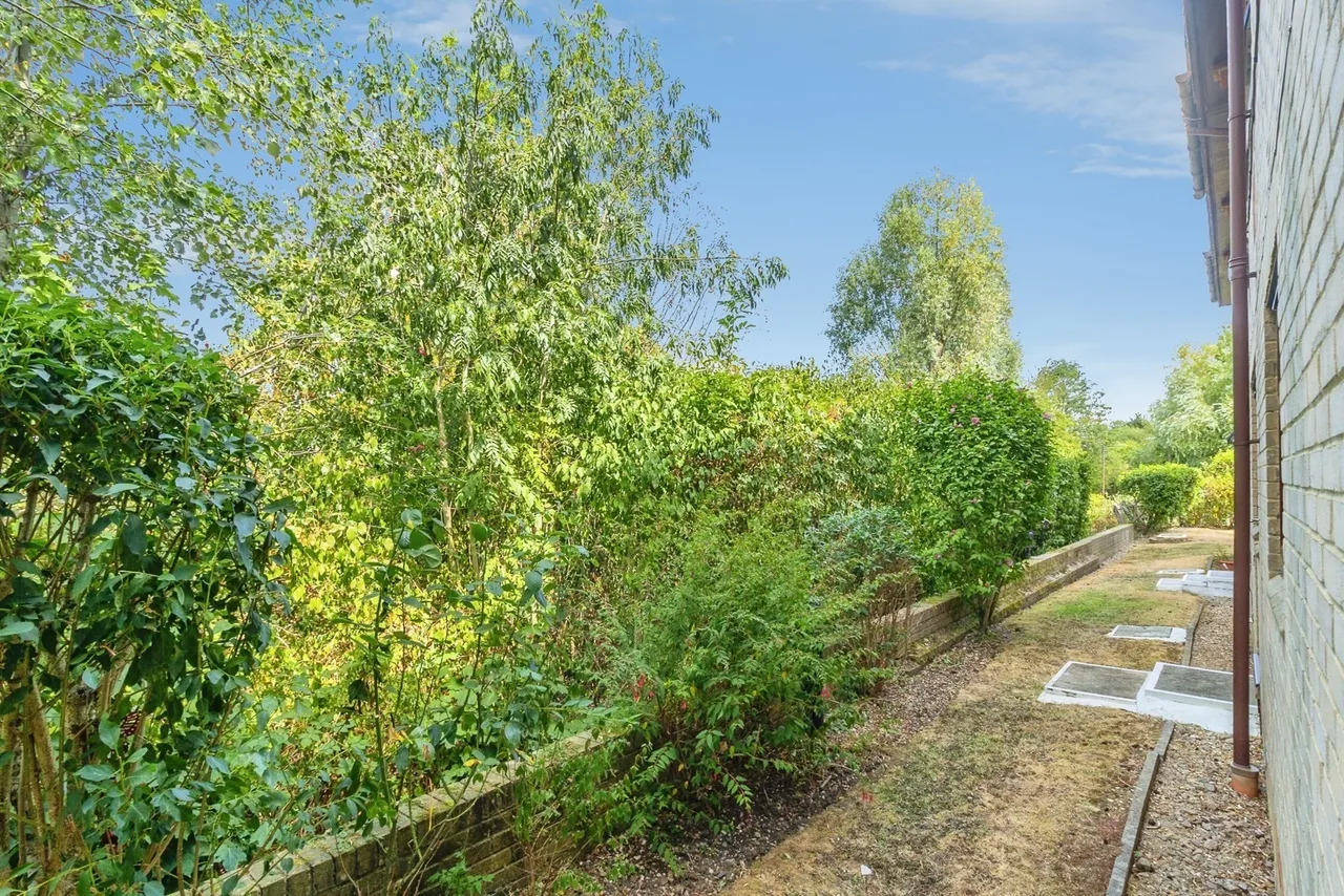 Flintergill Court, Heelands, Milton Keynes, Buckinghamshire, MK13, photo 6