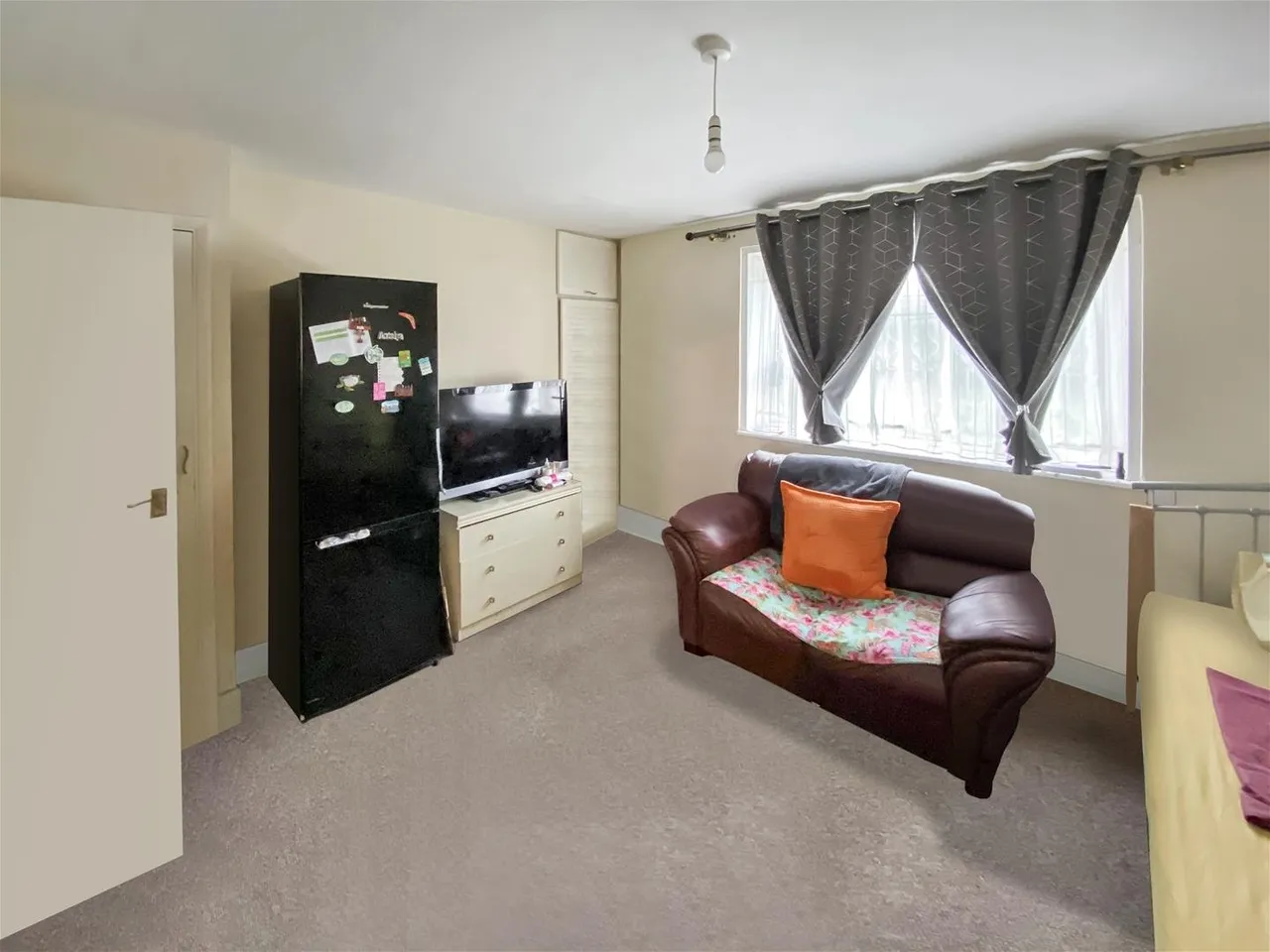 Brabazon Road, Hounslow, photo 2