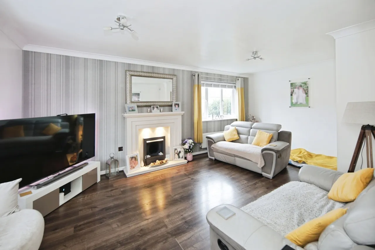 Hawksworth Crescent, Chelmsley Wood, Birmingham, West Midlands, B37, photo 2