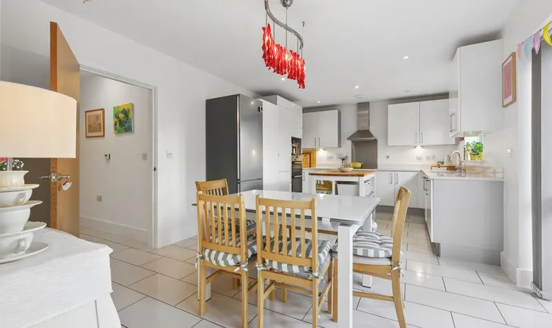 Redwood Drive, Epsom, KT19, photo 14