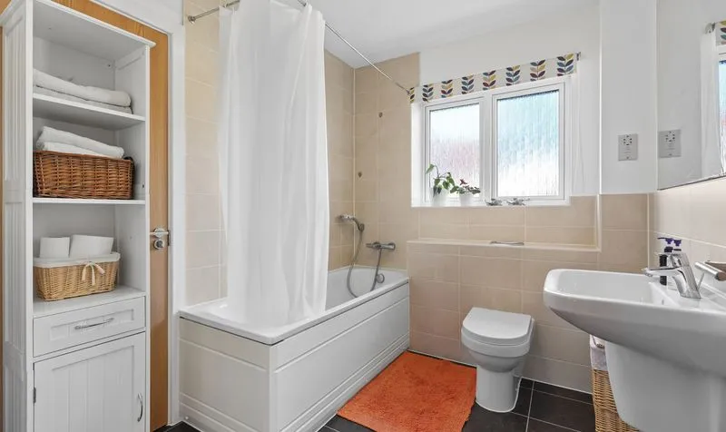 Redwood Drive, Epsom, KT19, photo 31