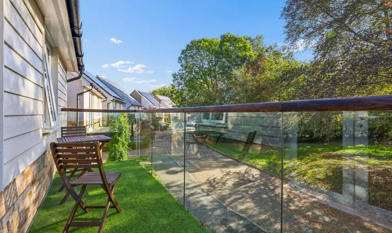 Redwood Drive, Epsom, KT19, photo 8