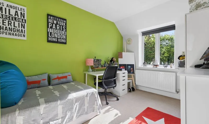 Redwood Drive, Epsom, KT19, photo 27