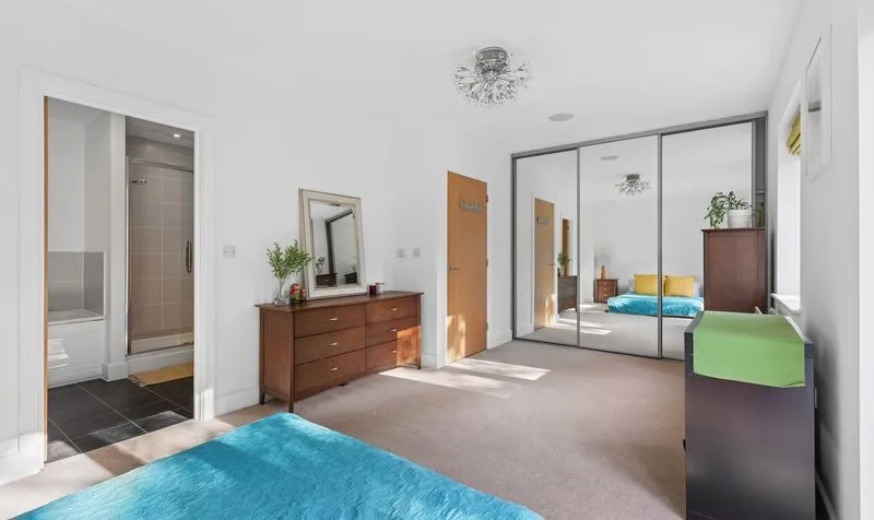Redwood Drive, Epsom, KT19, photo 22