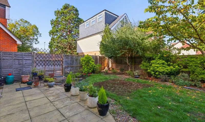 Redwood Drive, Epsom, KT19, photo 32