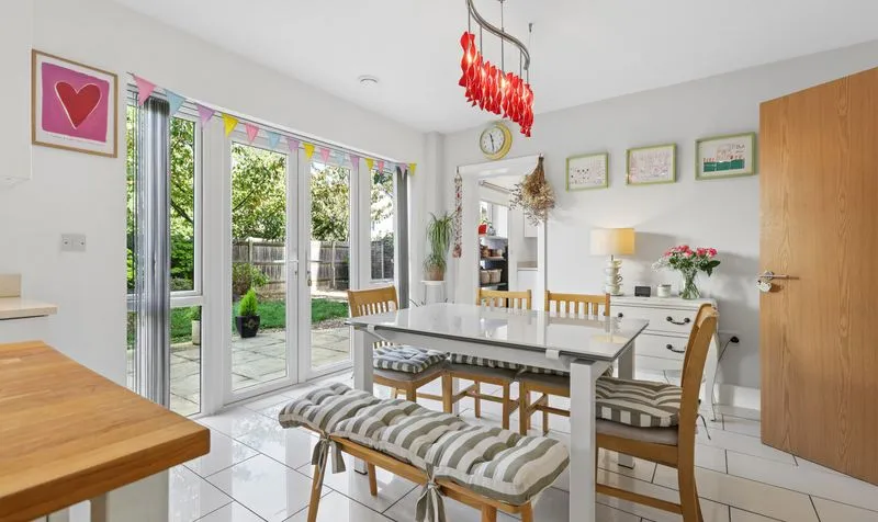 Redwood Drive, Epsom, KT19, photo 16