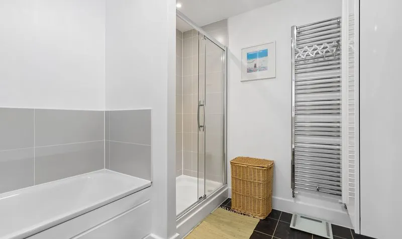 Redwood Drive, Epsom, KT19, photo 24