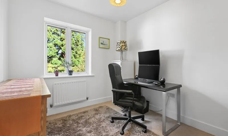 Redwood Drive, Epsom, KT19, photo 29