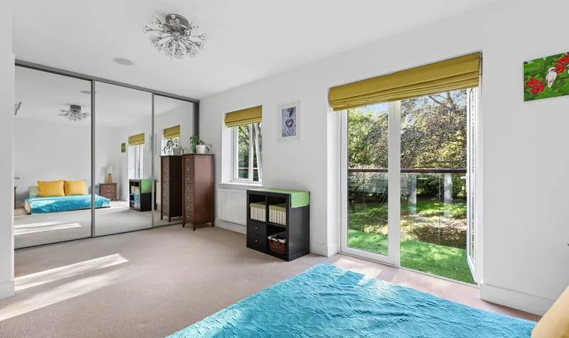 Redwood Drive, Epsom, KT19, photo 21
