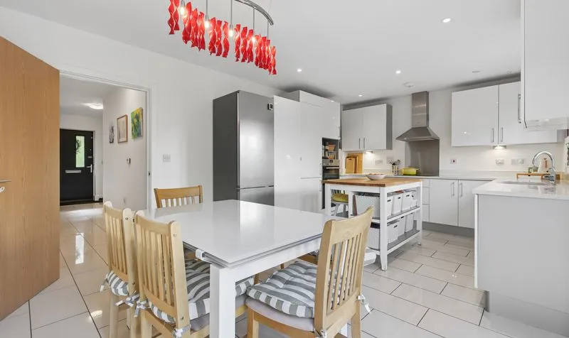 Redwood Drive, Epsom, KT19, photo 17