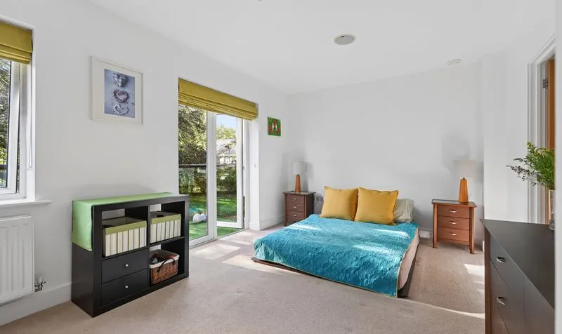 Redwood Drive, Epsom, KT19, photo 7
