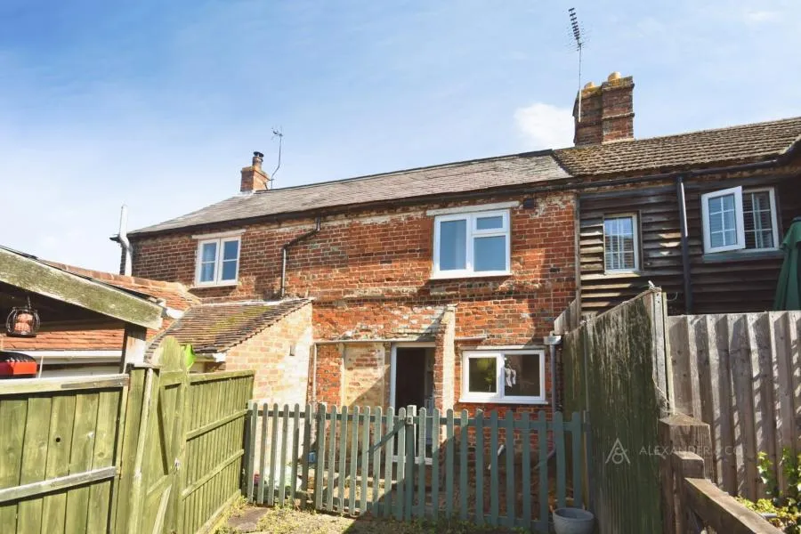High Street, Whitchurch, HP22, photo 12