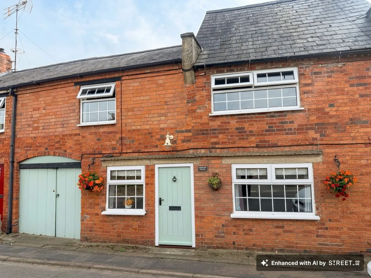 3 bed house for sale — North Street, Swinford, LE17