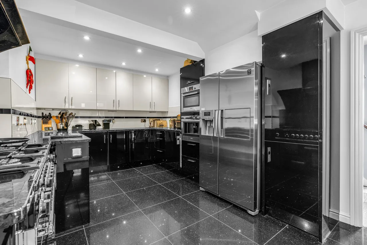 Musley Hill, Ware, SG12, photo 8