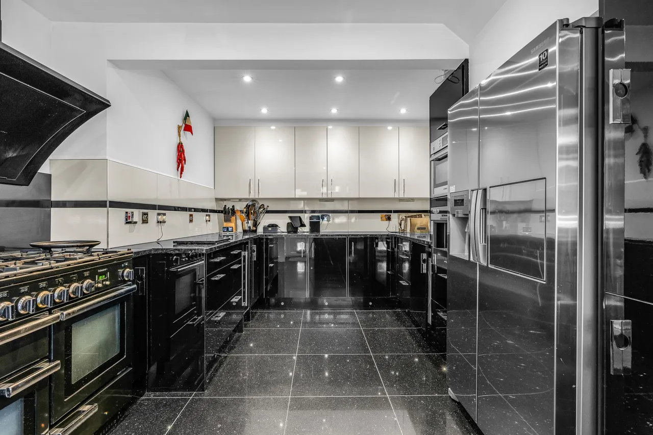 Musley Hill, Ware, SG12, photo 9