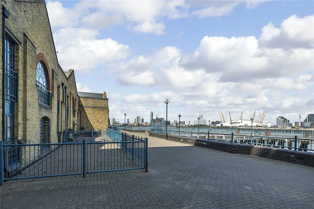 Millennium Drive, London, E14, photo 3