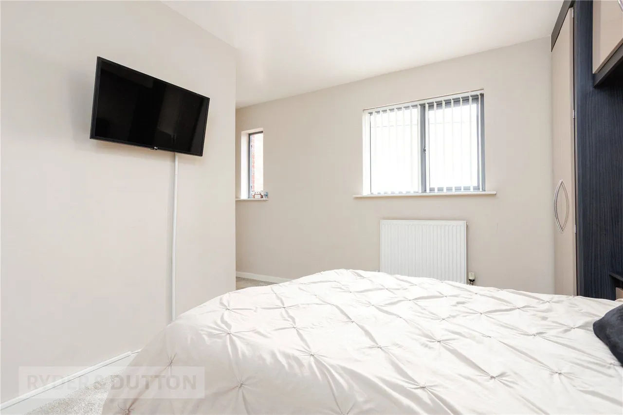 Olivers Court, Oldham, OL9, photo 23