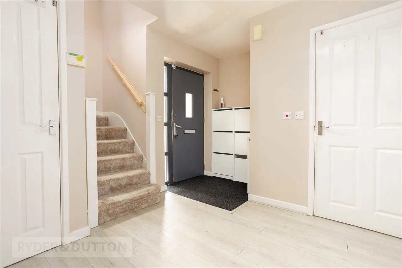 Olivers Court, Oldham, OL9, photo 4