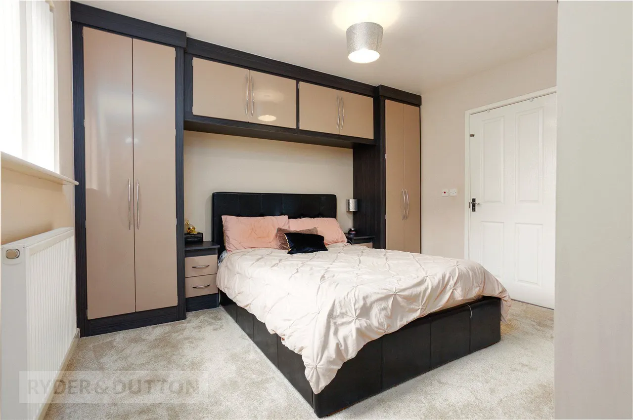 Olivers Court, Oldham, OL9, photo 22