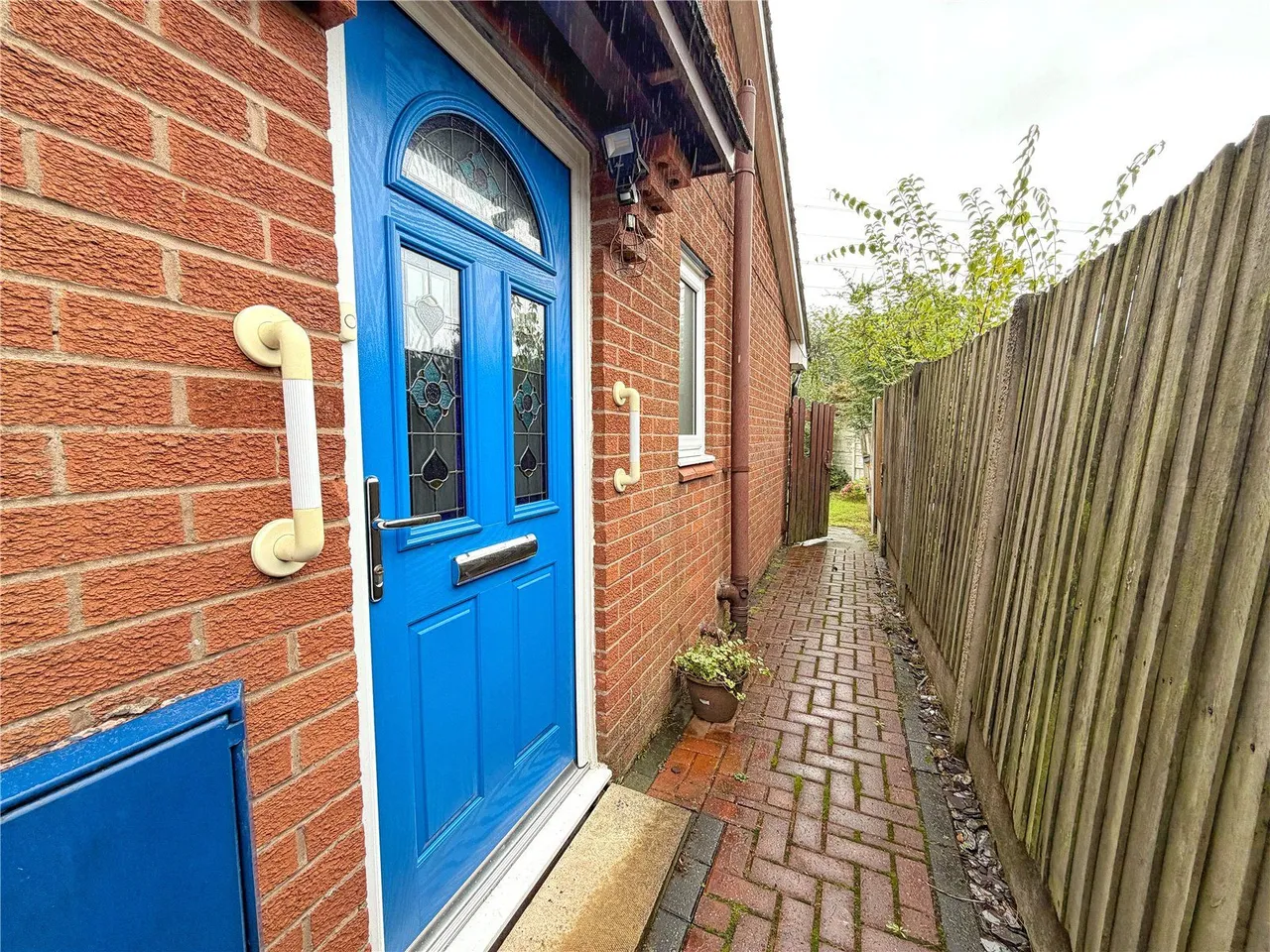 Violet Way, Middleton, M24, photo 16