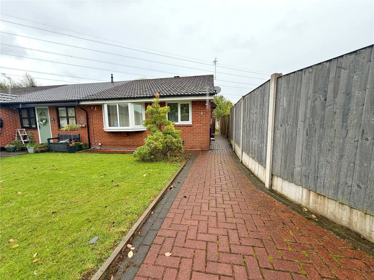 Violet Way, Middleton, M24, photo 14