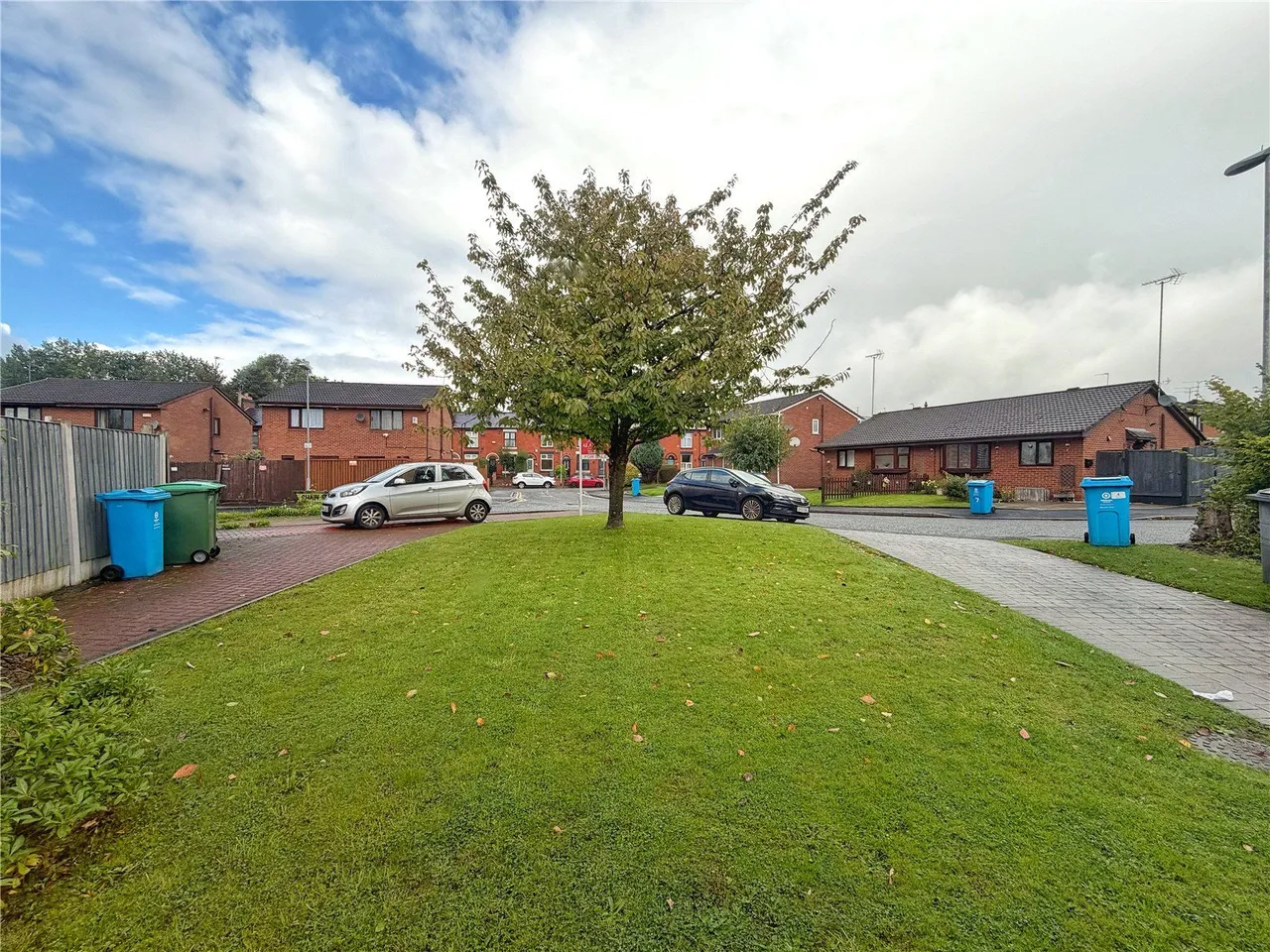 Violet Way, Middleton, M24, photo 15