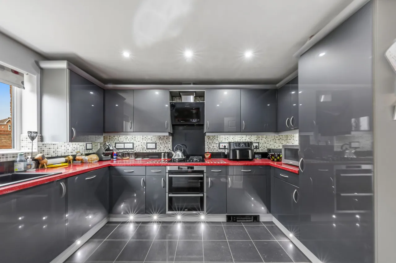 Honeysuckle Avenue, Warrington, WA5, photo 10