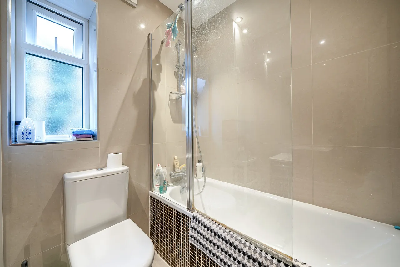 Wellington Road, Pinner, HA5, photo 3