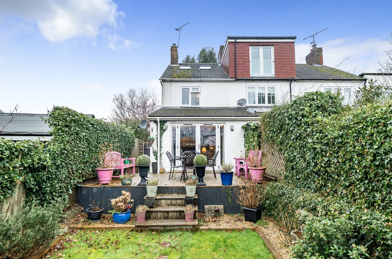 Bethel Close, Farnham, GU9, photo 3