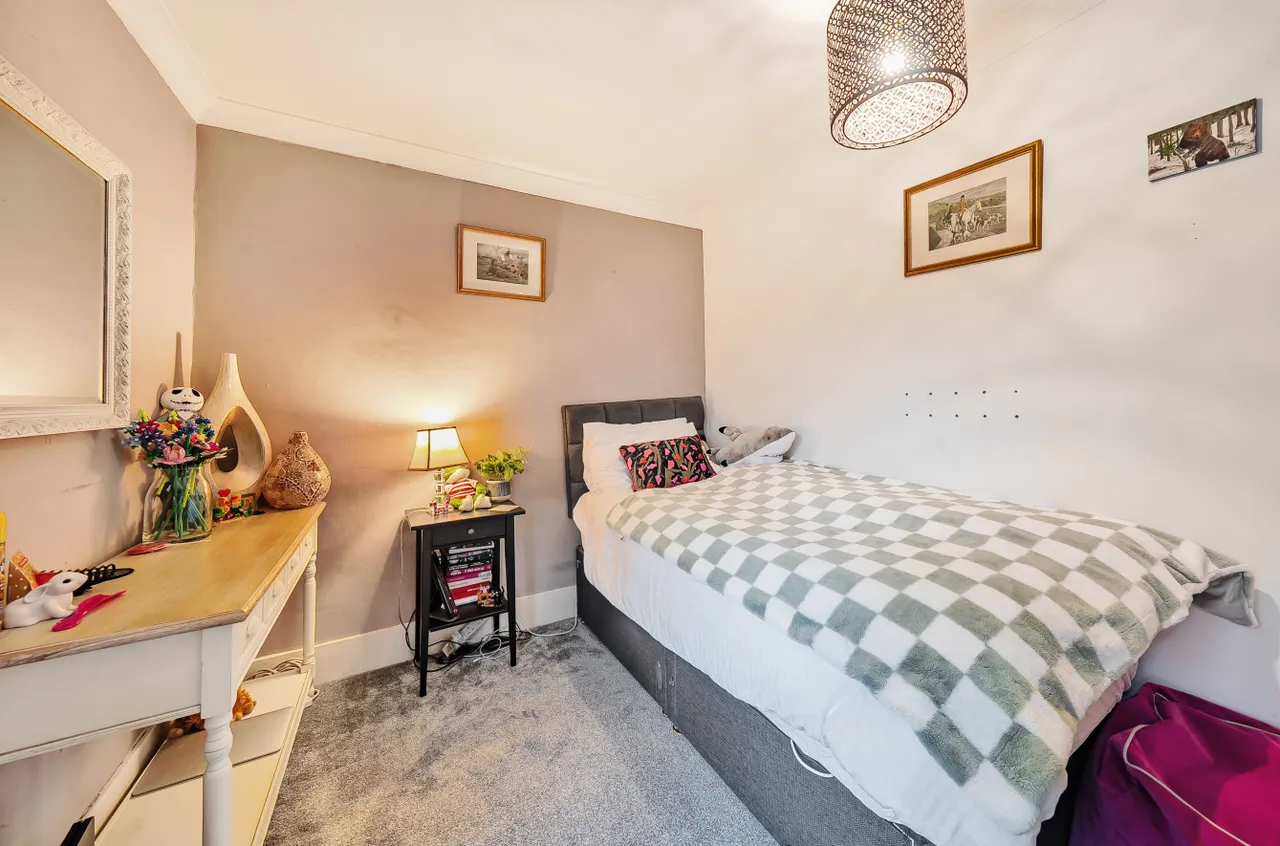 Bethel Close, Farnham, GU9, photo 13