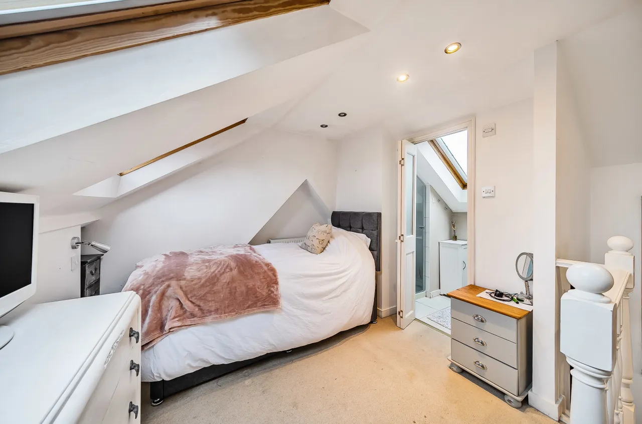 Bethel Close, Farnham, GU9, photo 6