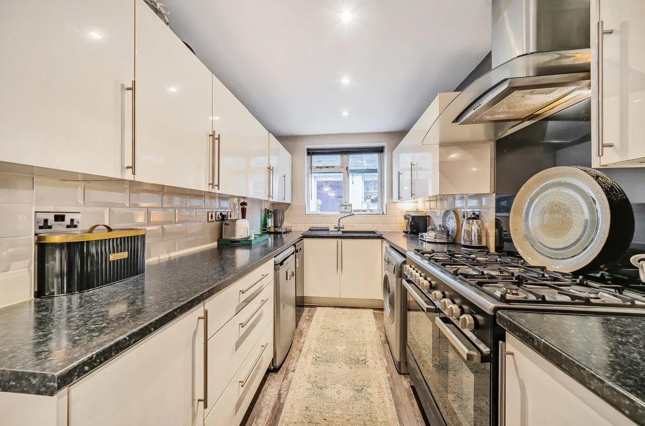 Bethel Close, Farnham, GU9, photo 9